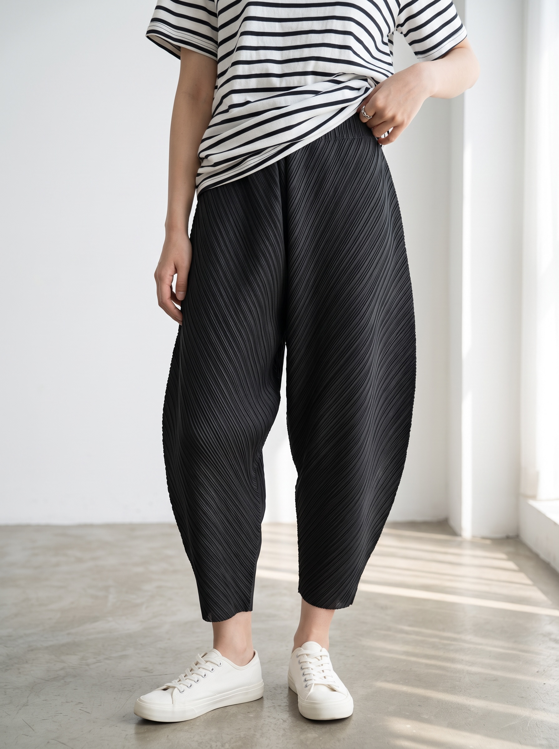 Pleated Wide Leg Leaf Pants (Black)